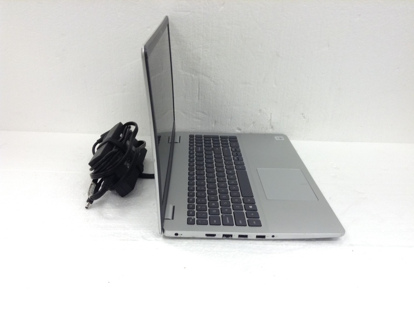 Dell Inspiron 5593 15.6″ FHD Laptop i5-1035G1 w/8GB, 512GB SSD, Backlit, WORKING