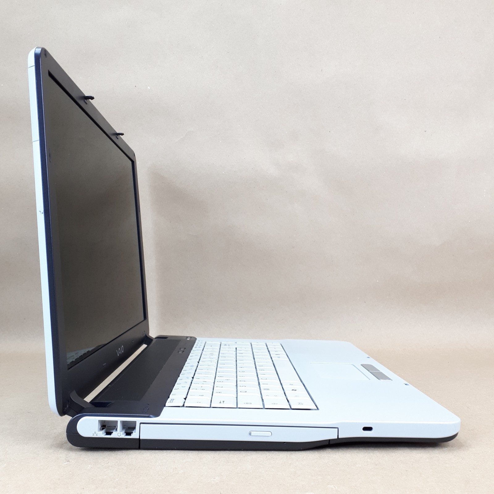 Sony VAIO VGN-FS315H 15.4″ Laptop Pentium M740 Boot/BIOS 2GB RAM No HDD/Battery