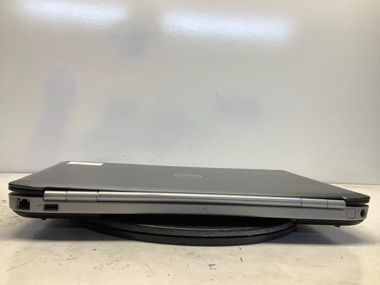 Dell Latitude E5520 Intel i3-2330M 2.2GHz 4 GB NO HDD/Battery
