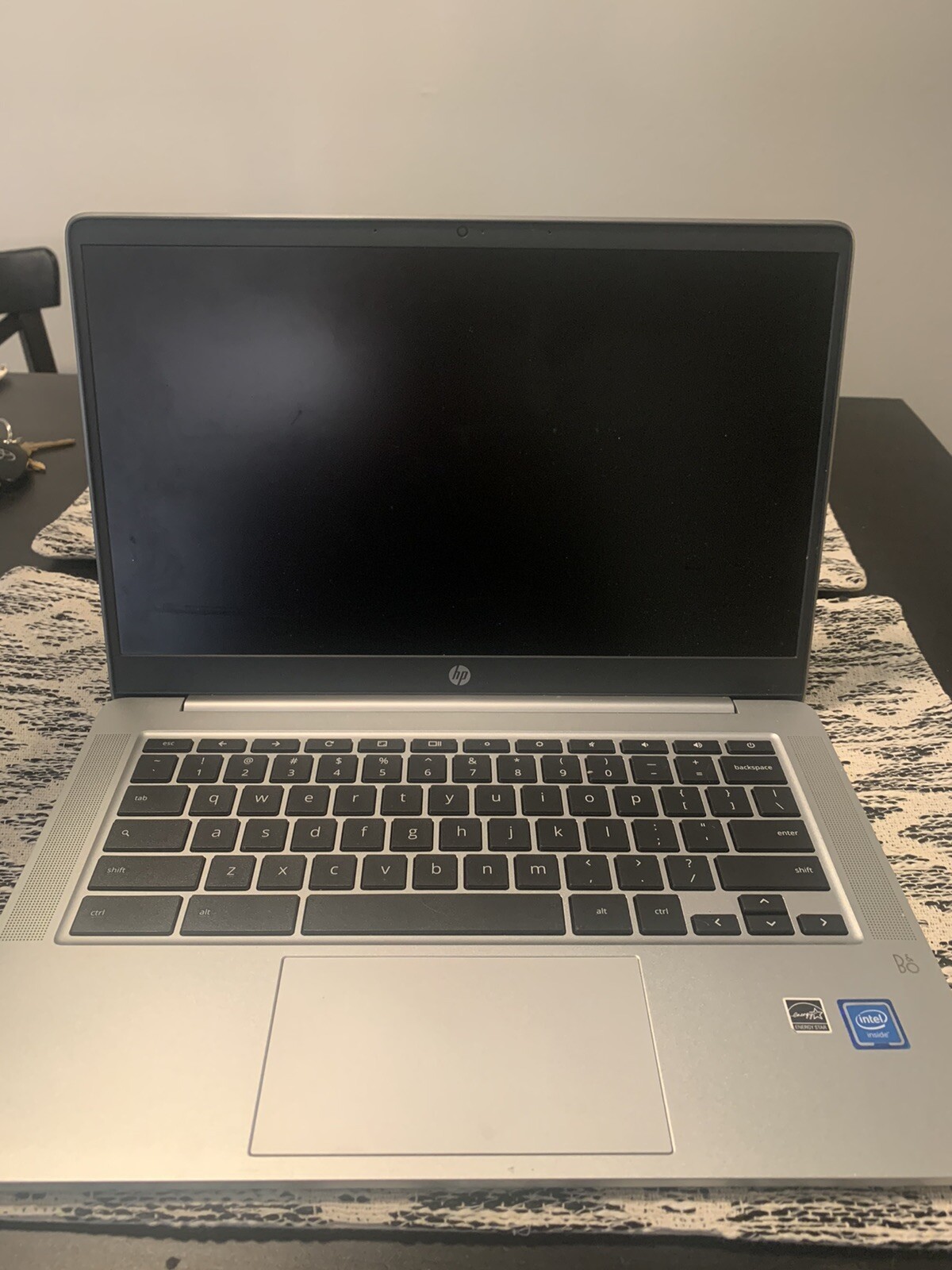 HP 14a-na0020nr 14 inch (32GB, Intel Celeron, 1.10GHz, 4GB) Chromebook – White –