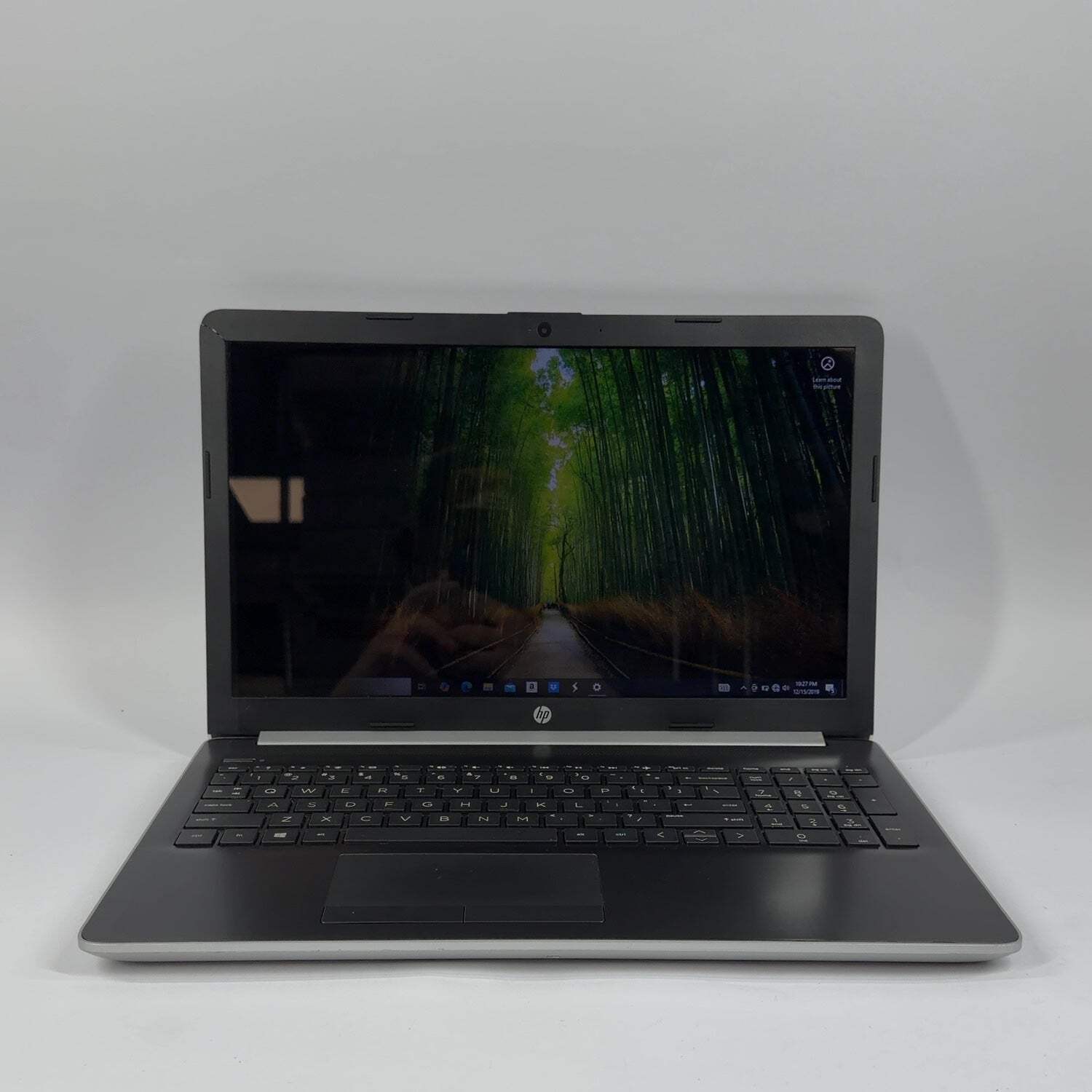 Broken HP Laptop 15-db0031nr 15.6″ A9-9425 3.1GHz 4GB RAM 1TB SSD Damaged Bezel