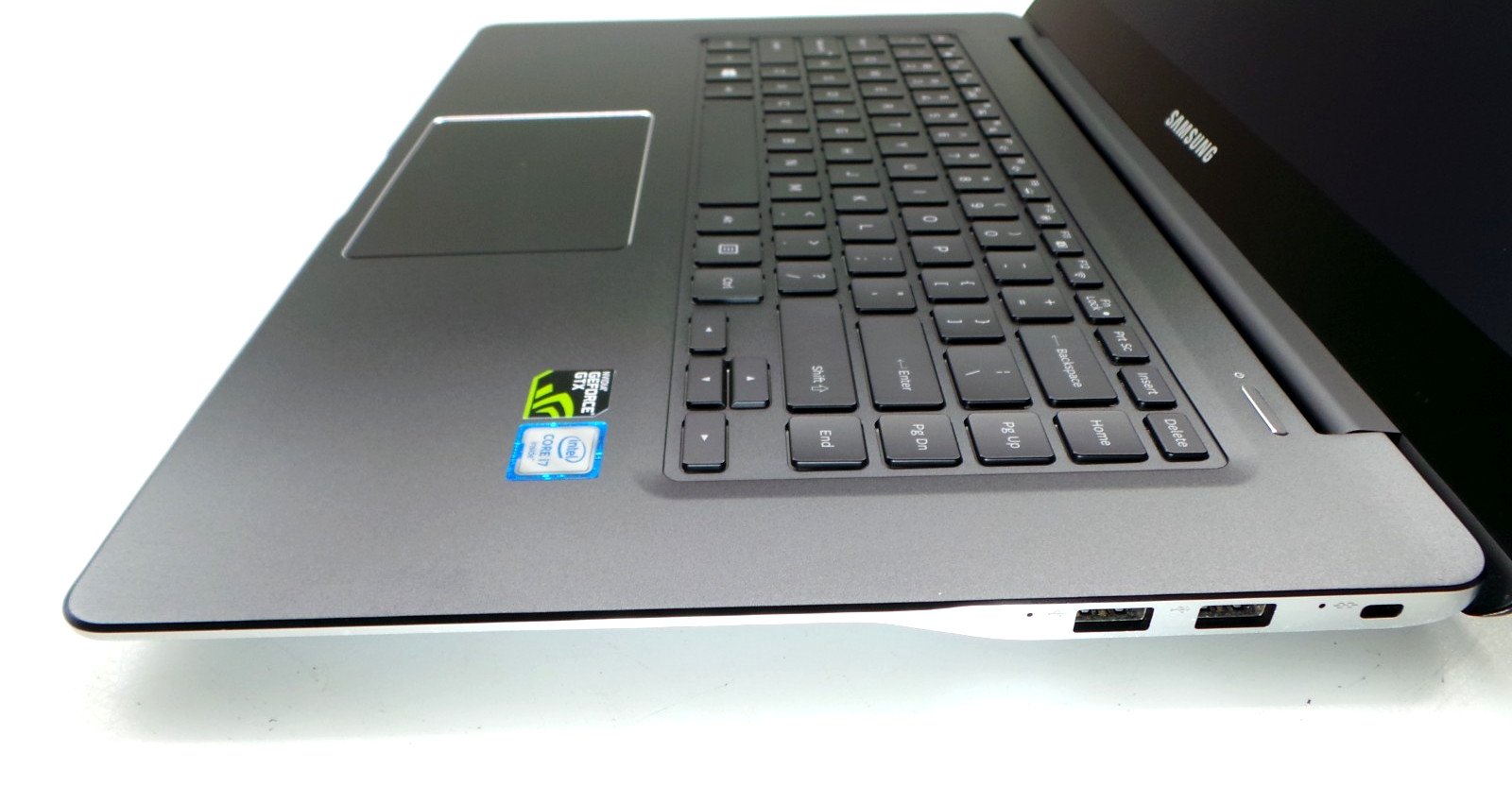 Samsung Notebook NP940Z5L | 15.6″ | i7-6700HQ | 8GB 256GB SSD | Touchscreen