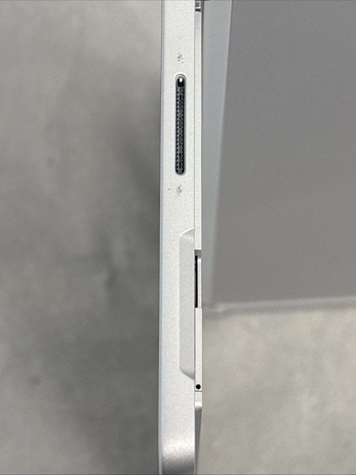 Microsoft Surface Pro 5 (1807, 128GB, Intel i5 7th, 4GB) Cellular – Platinum