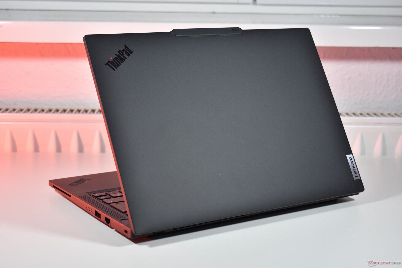 Lenovo ThinkPad P14s Gen 5 AMD Ryzen 7 PRO 8840HS 32GB 1TB