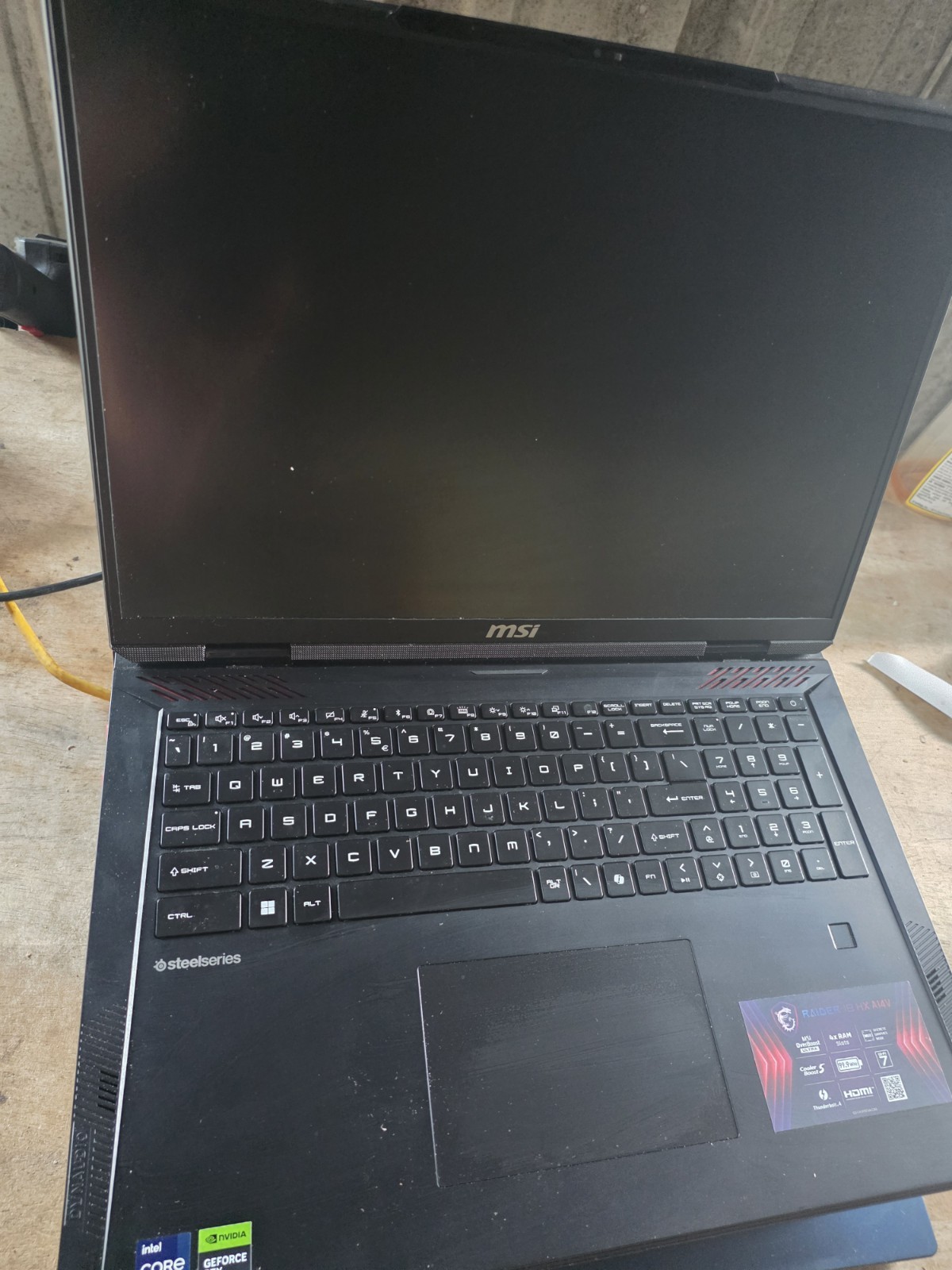 MSI | Raider 18 HX A14VIG-495US 18 in QHD+ i9-14900HX RTX 4090 Power