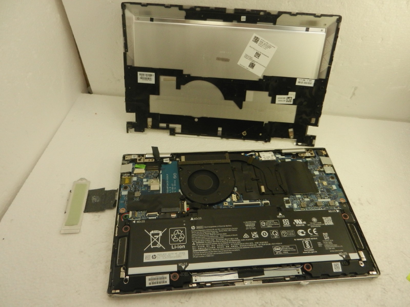 HP ENVY X360 Convertible 13M – CORE i7-1195G7 / 8GB RAM / NO HDD – PARTS/REPAIR
