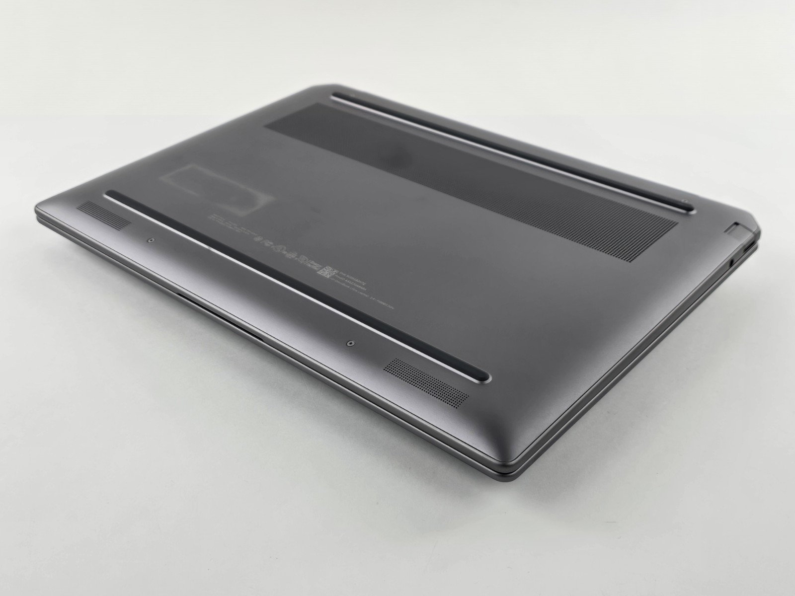 HP OmniBook Ultra 14″ 2.2K Touch, AMD Ryzen AI 9 365, 32GB RAM, 1TB SSD – Good