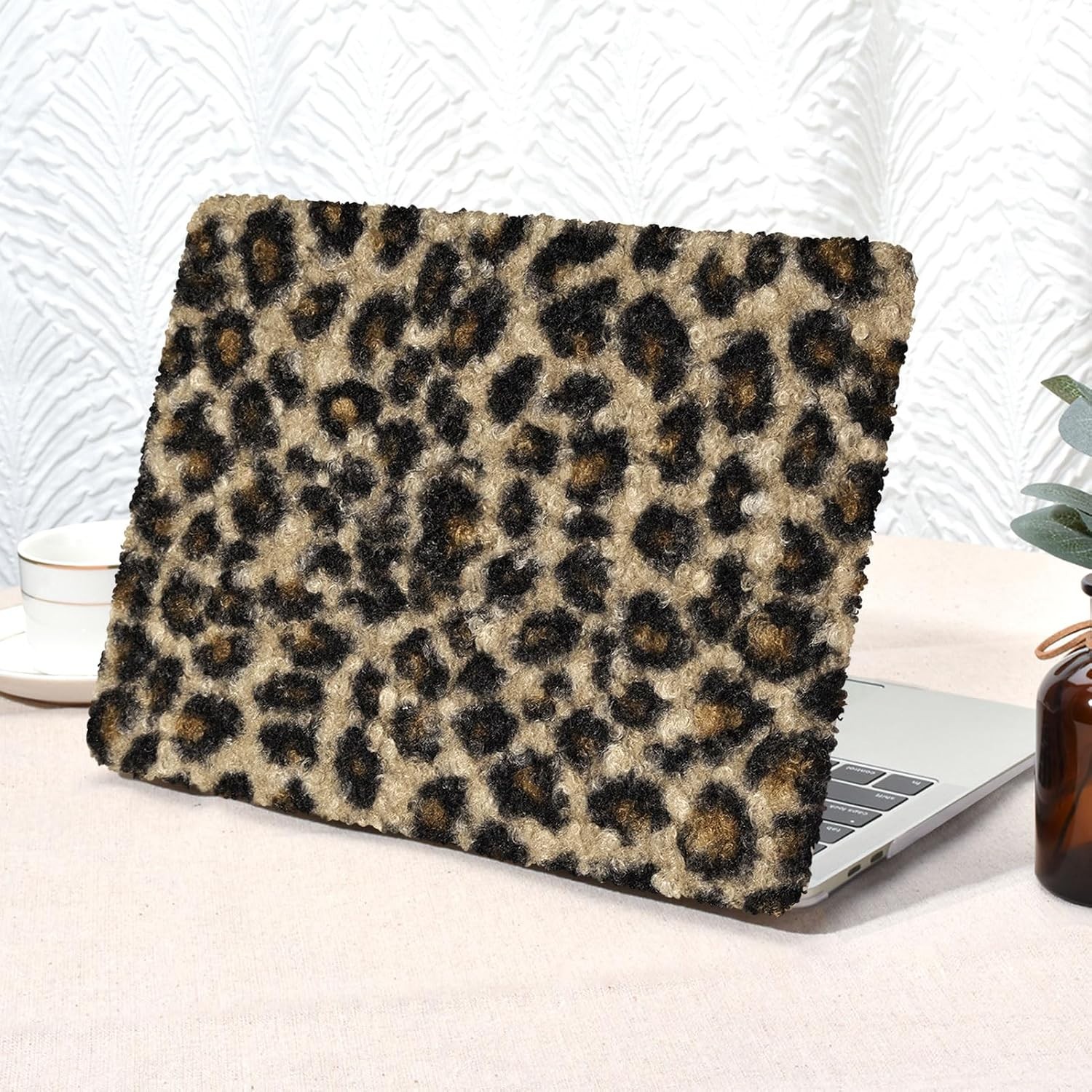 Elegant Leopard Print Soft Plush Faux Skin Leather Plastic Hard Shell Case for M