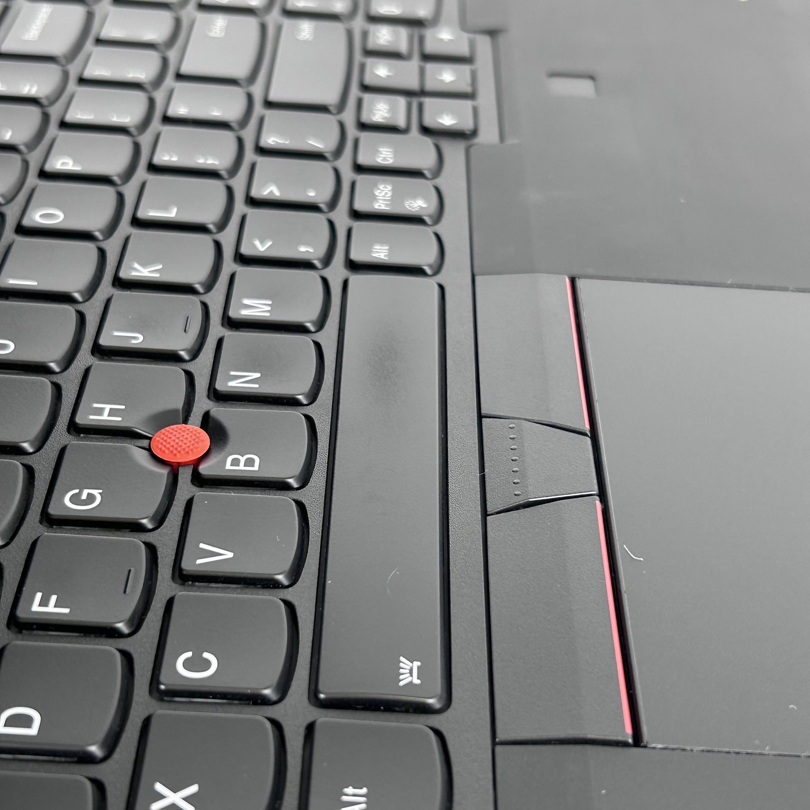Lenovo ThinkPad P15 Gen 1 FHD i7-10750H 16GB 512GB SSD Quadro T1000 WHITE SPOTS