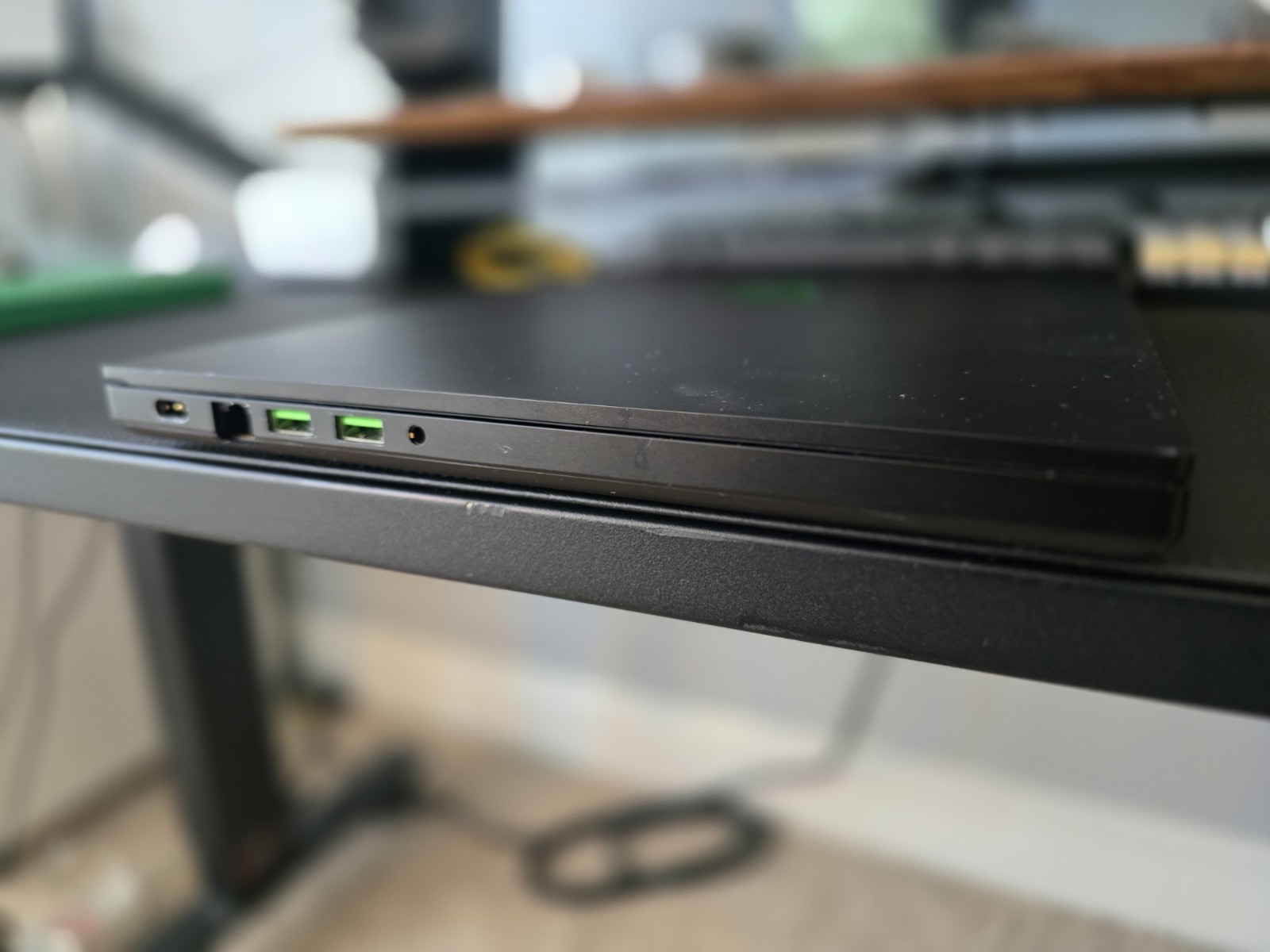 Razer Blade 15 Base 144Hz FHD i7-9750H 16GB 512GB SSD RTX 2060