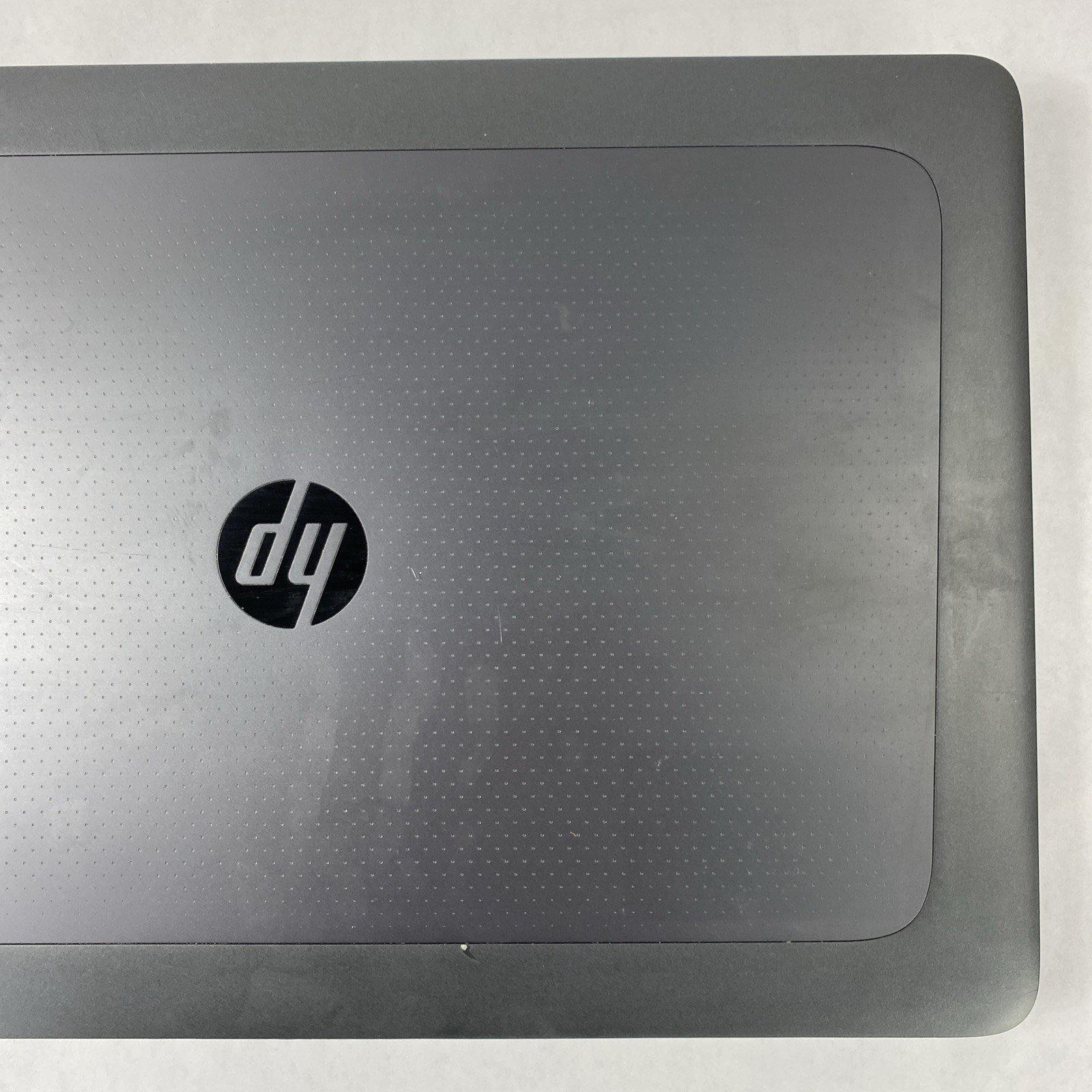 HP ZBook 17 G3 Intel Xeon E3 1535M V5 2.9GHz 16GB RAM 17.3″ No Battery No HDD/OS