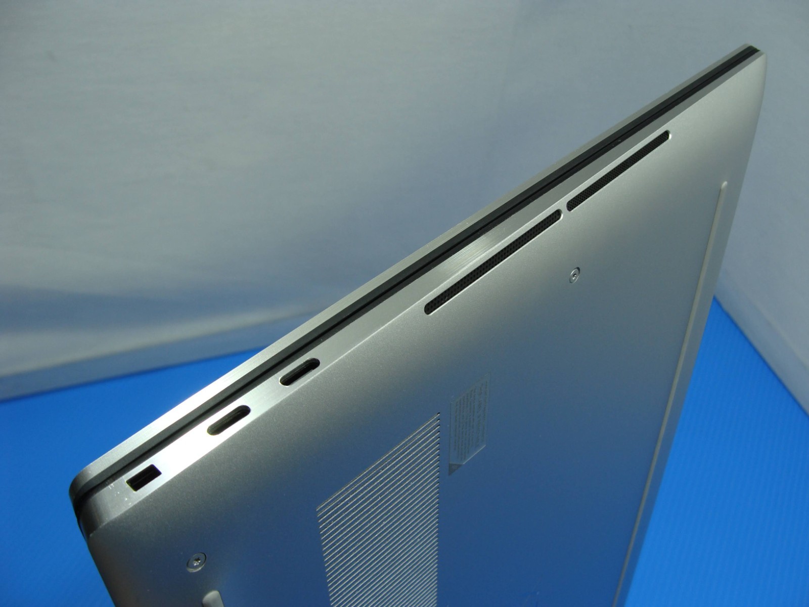 Dell XPS 15 9520 15.6″QHD+ TOUCH i7-12700H 2.3GHz 16GB 512GB RTX 3050 W11P +PA