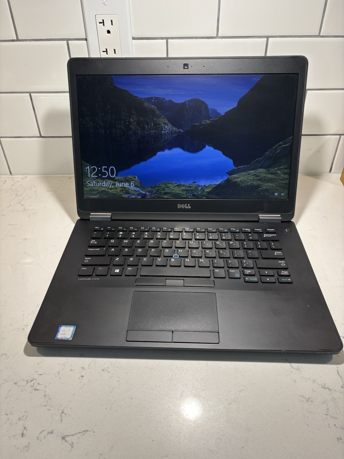 Dell Latitude E7470 14″ (256GB SSD, Intel Core i5-6300U, 2.4GHz, 8GB RAM) Laptop