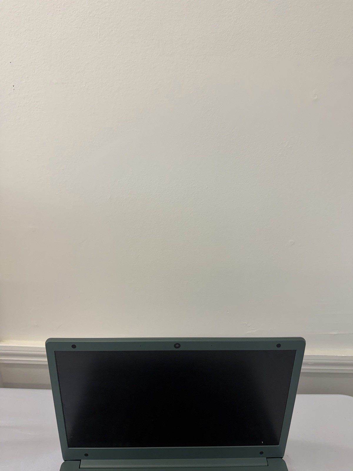 Gateway GWTN116-1GR Laptop – Good Screen – AMD A4-9120e – Read Des