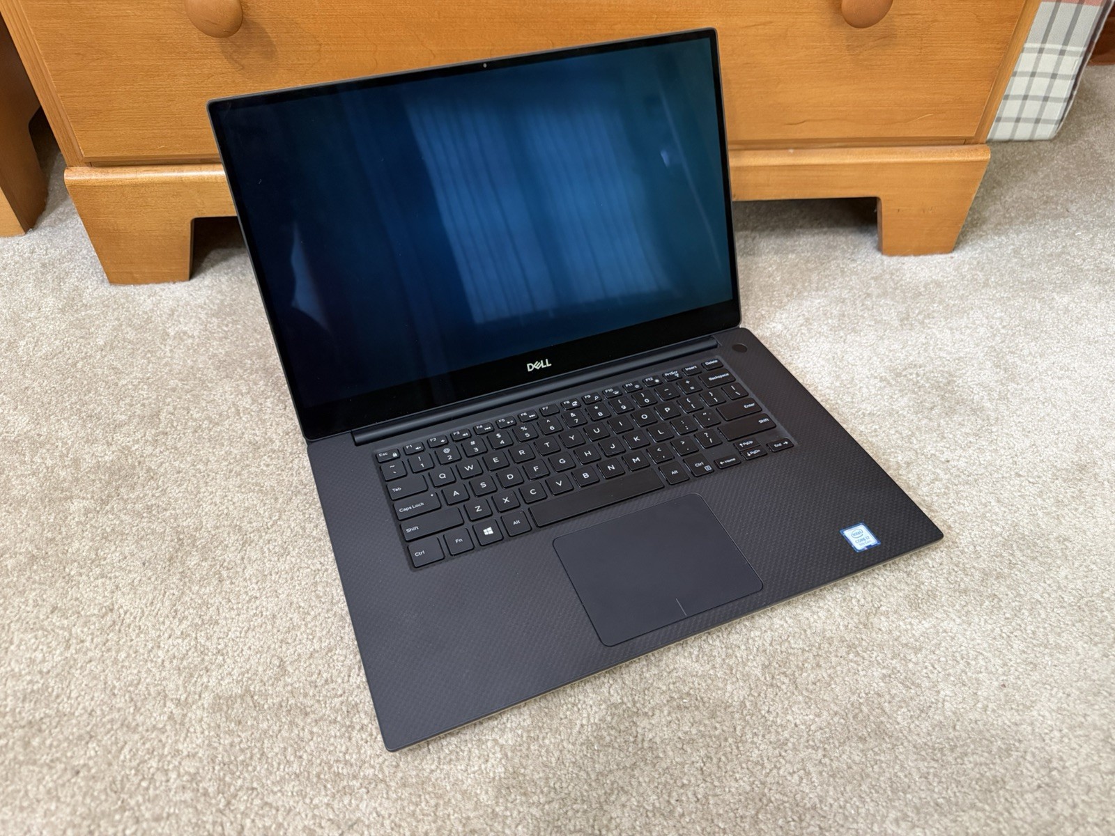 Dell XPS 7590 15.6″ – i7-9750H – 32GB RAM- GTX 1650 – 1TB SSD