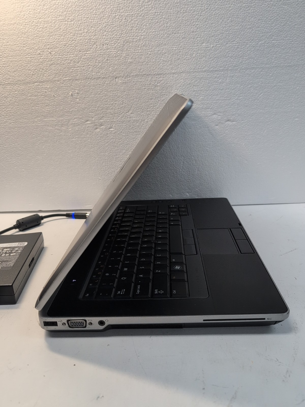 🔥 (GRADE A) DELL LATITUDE E6430 14″ Laptop i5-3320M/ 8GB Ram/240GB SSD/win11 –