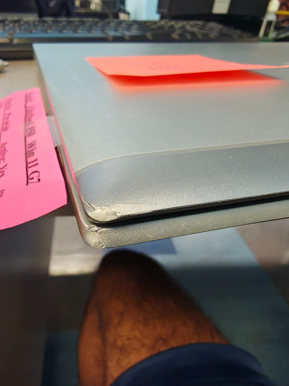 Small Dent: HP EliteBook 850 G7 i5-10210U 8GB 256GB SSD Windows 11 Pro