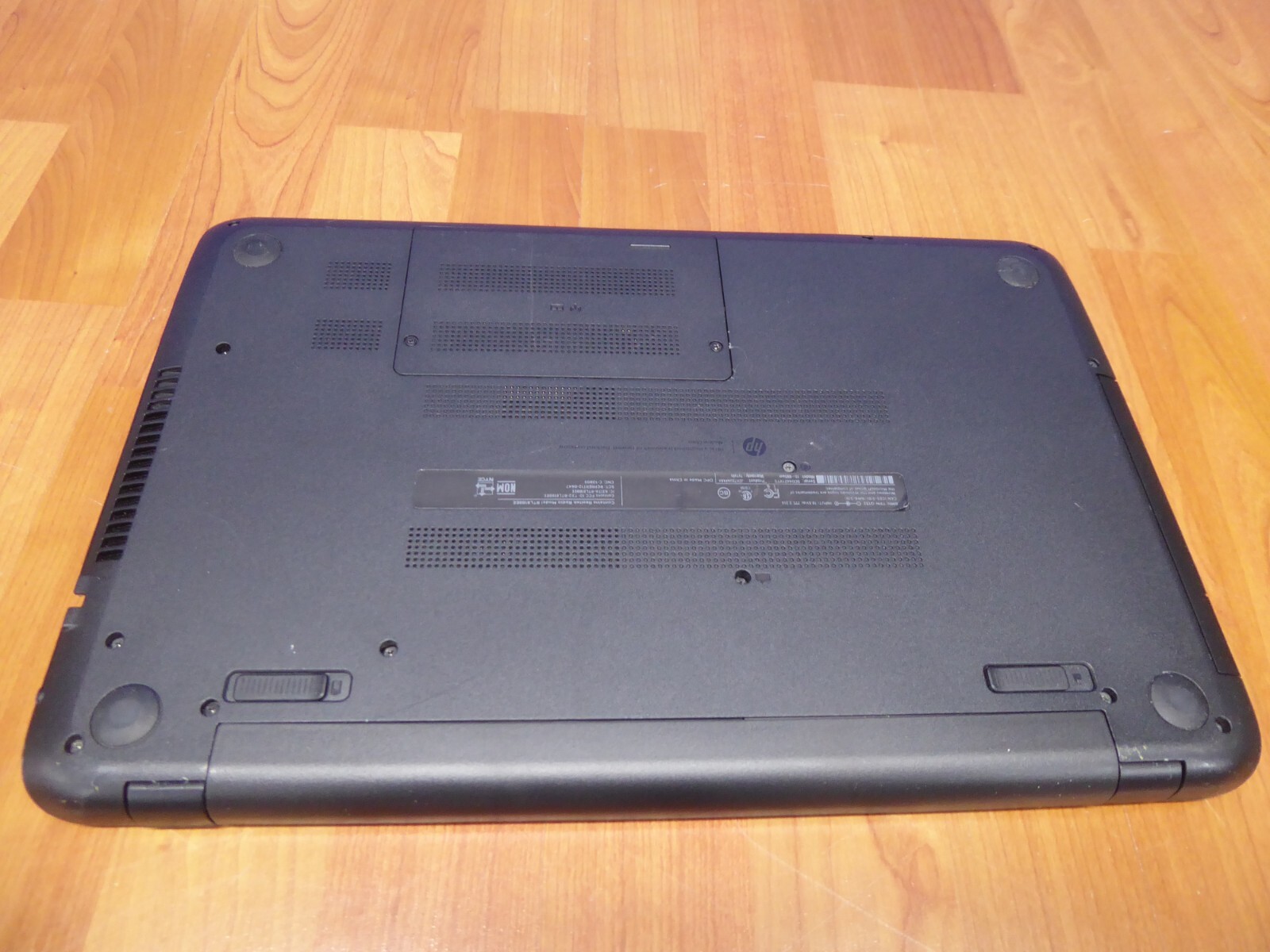 HP LAPTOP 15-F085WM AMD A4-5000 1.5GHz 8GB 240GB SSD WINDOWS 10 HOME