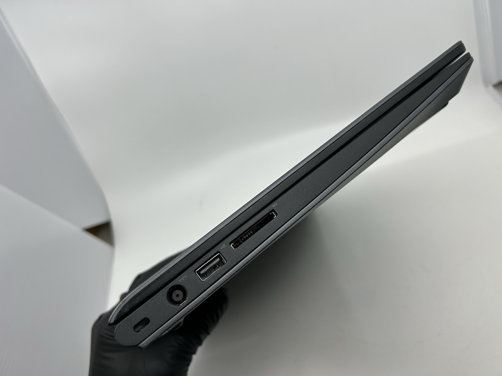 Dell Latitude 3450 i5-5200U 2.20GHz 4GB RAM – No HDD or OS