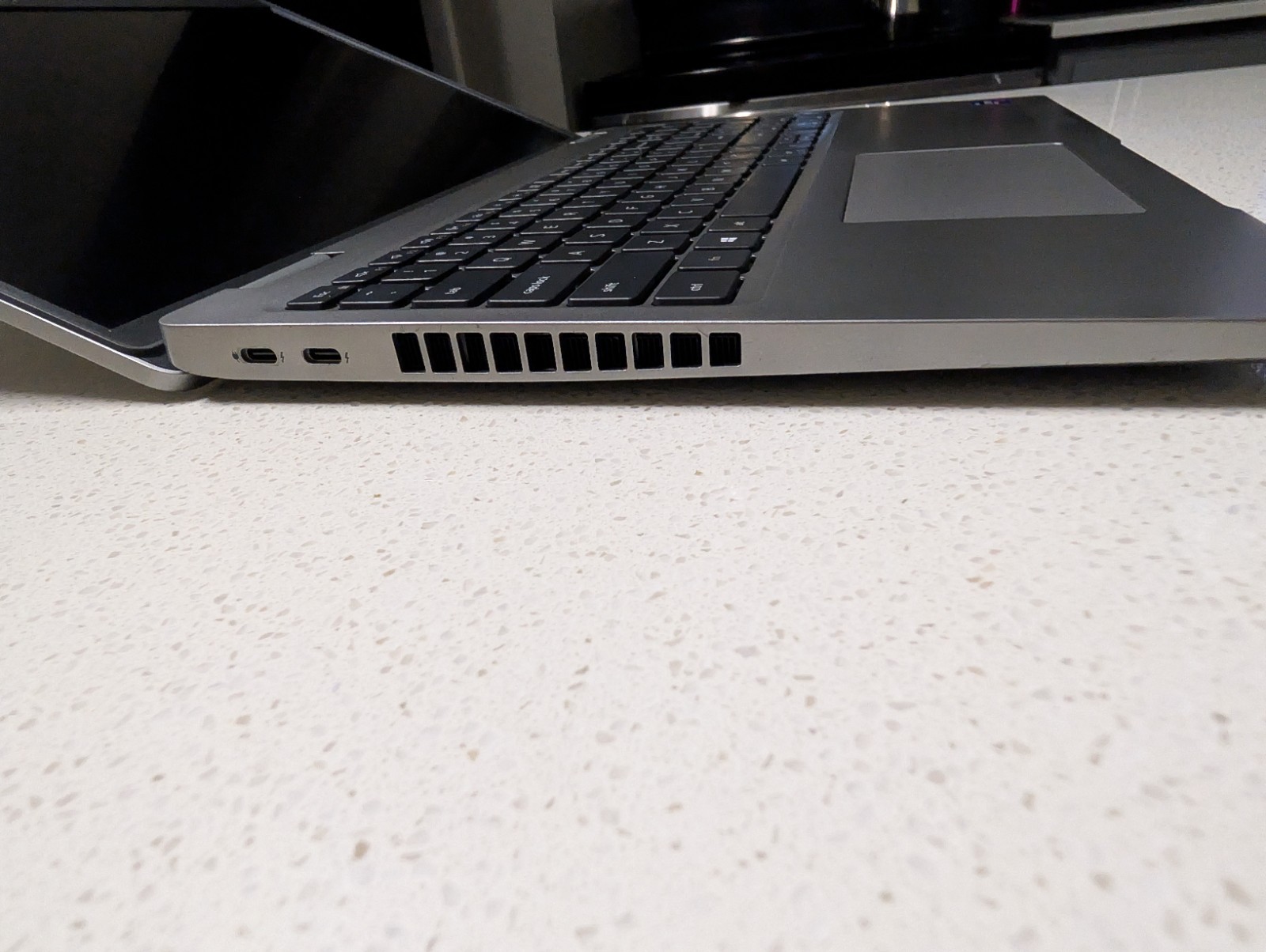 Dell Precision 3560 Intel i7-1185G7 16GB RAM 256GB SSD – VERY GOOD [SEE DETAILS]