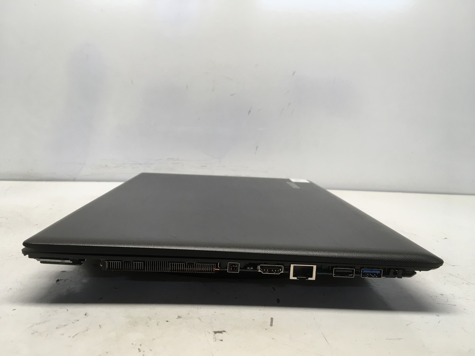 Lenovo IdeaPad 110-15AST AMD A9-9400 2.4GHz 4 GB NO HDD No Batt READ