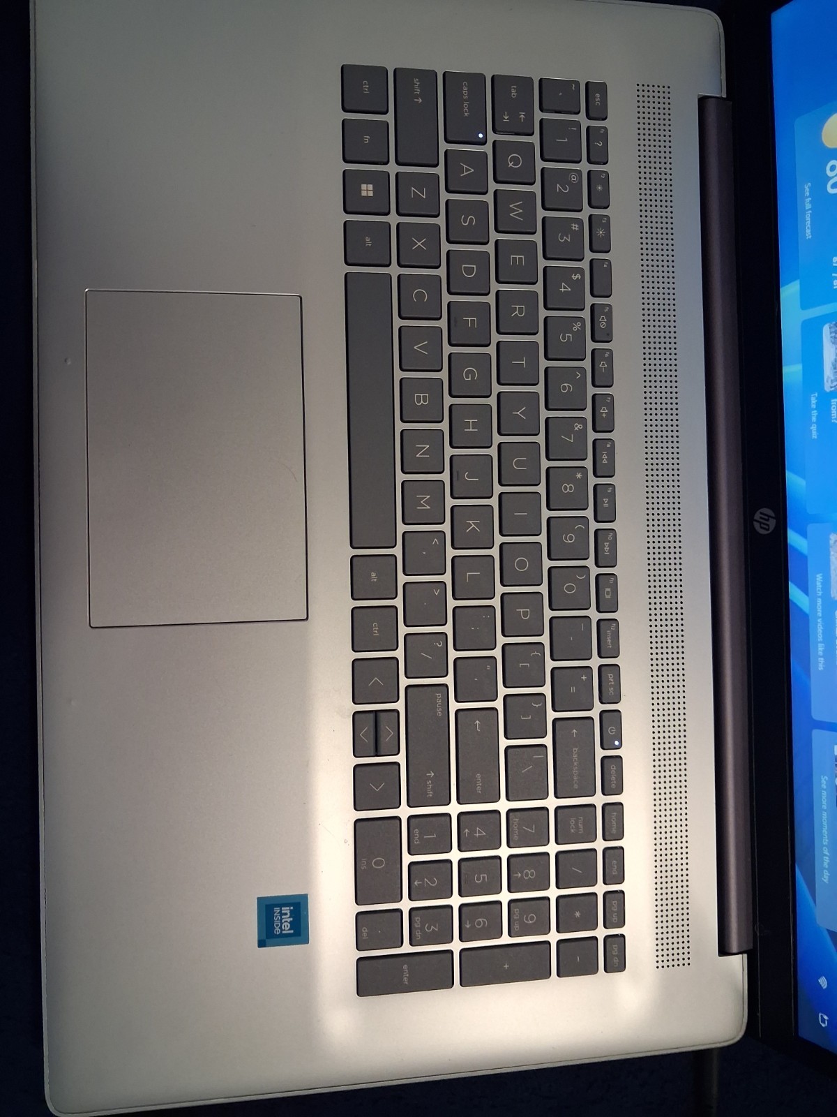 HP Laptop 17 cn3002tg