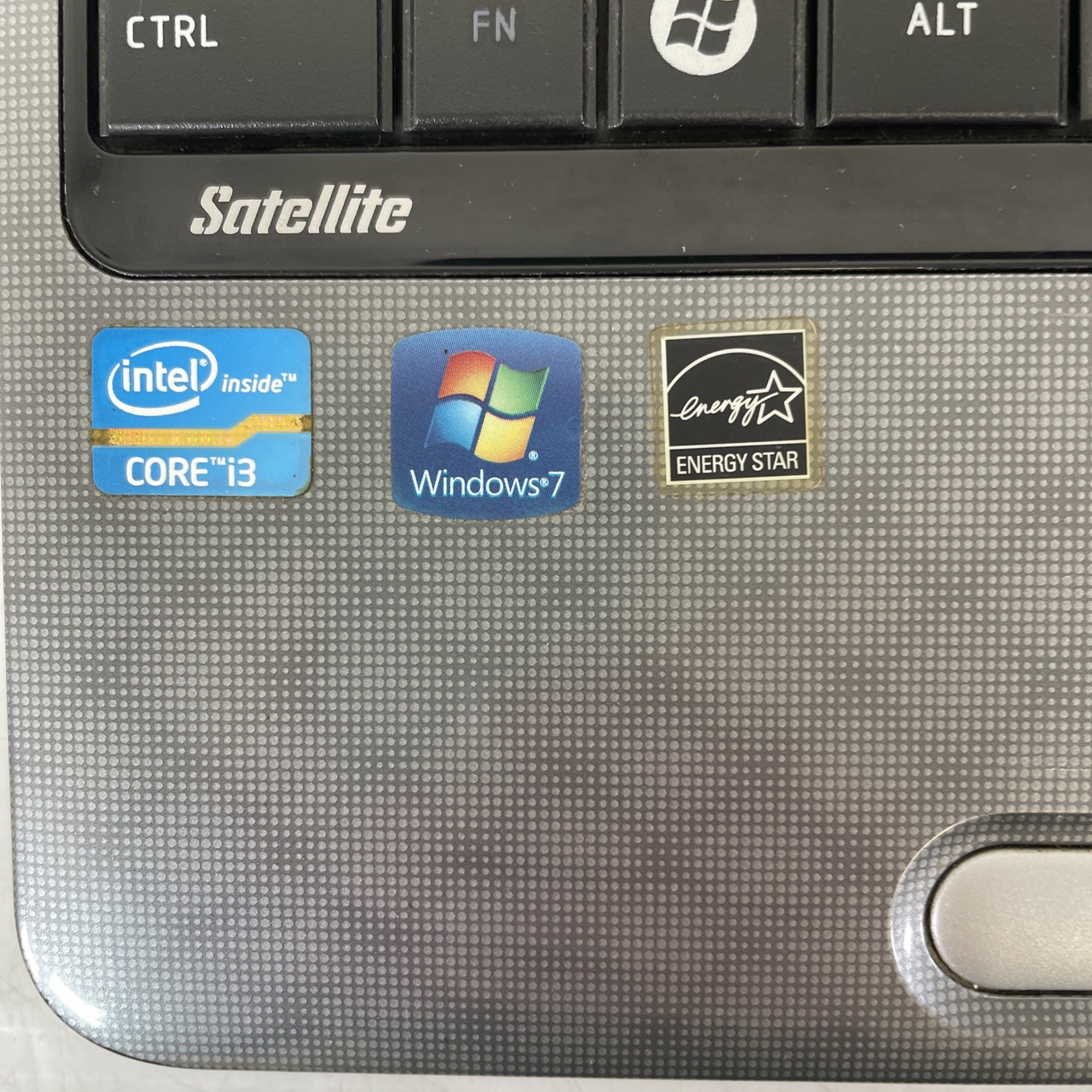Toshiba Satellite L755-S5103 15.6″ Intel i3-2350M 2.3GHz 8GB RAM 320GB HDD Win10