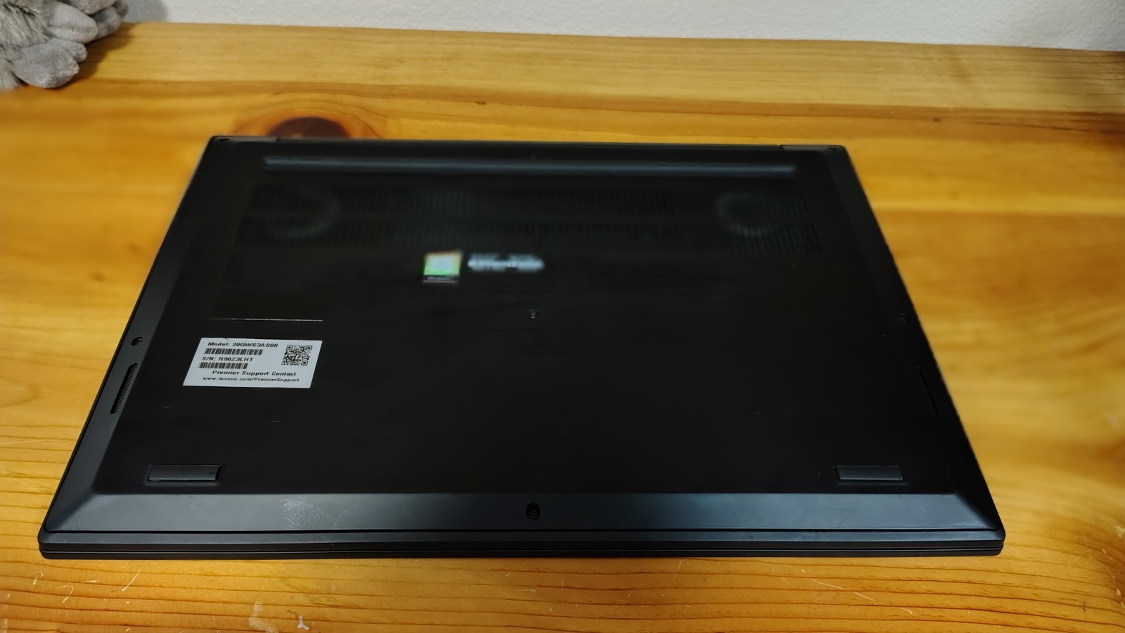 Lenovo Thinkpad X1 Extreme Gen 2 / Core i7-9750H / 512GB M.2 / 32GB DDR4 Ram