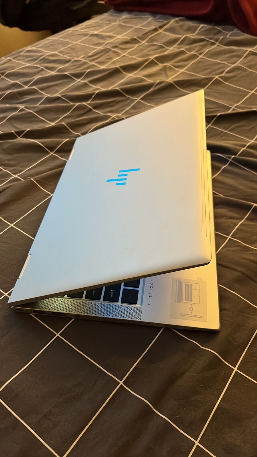 HP EliteBook x360 830 G7 13.3″ (512GB SSD, i7-10810U, 4.90 GHz, 16GB)…