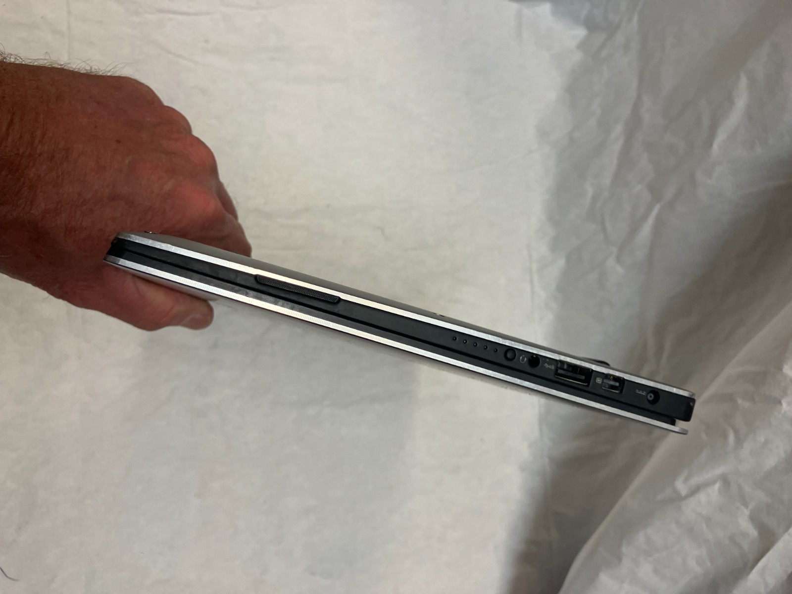 Dell XPS 13 9343 Intel i5-5200U 2.2GHz 8 GB NO HDD, For Parts