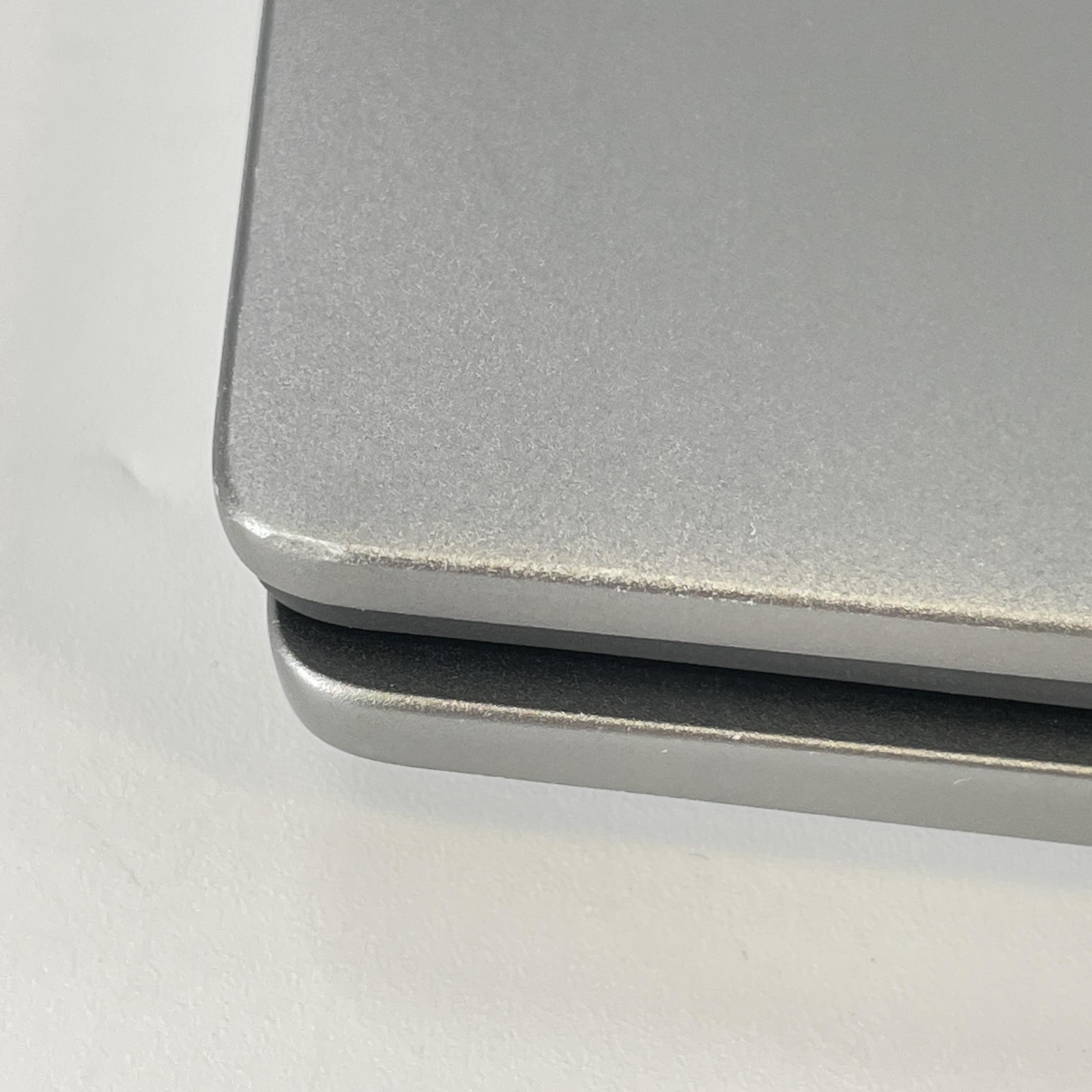 Dell Latitude 7450 14 FHD+ TOUCH 2.1 GHz Ultra 7 165U 32GB 512GB – GOOD