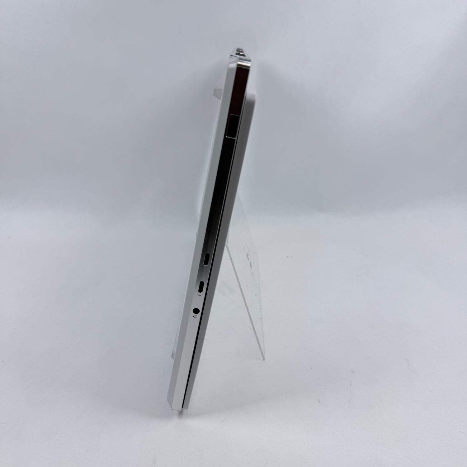 Lenovo Legion 7 16IRX9 16″ i9-14900HX 3.8GHz 64GB RAM 1TB SSD GeForce RTX 4070