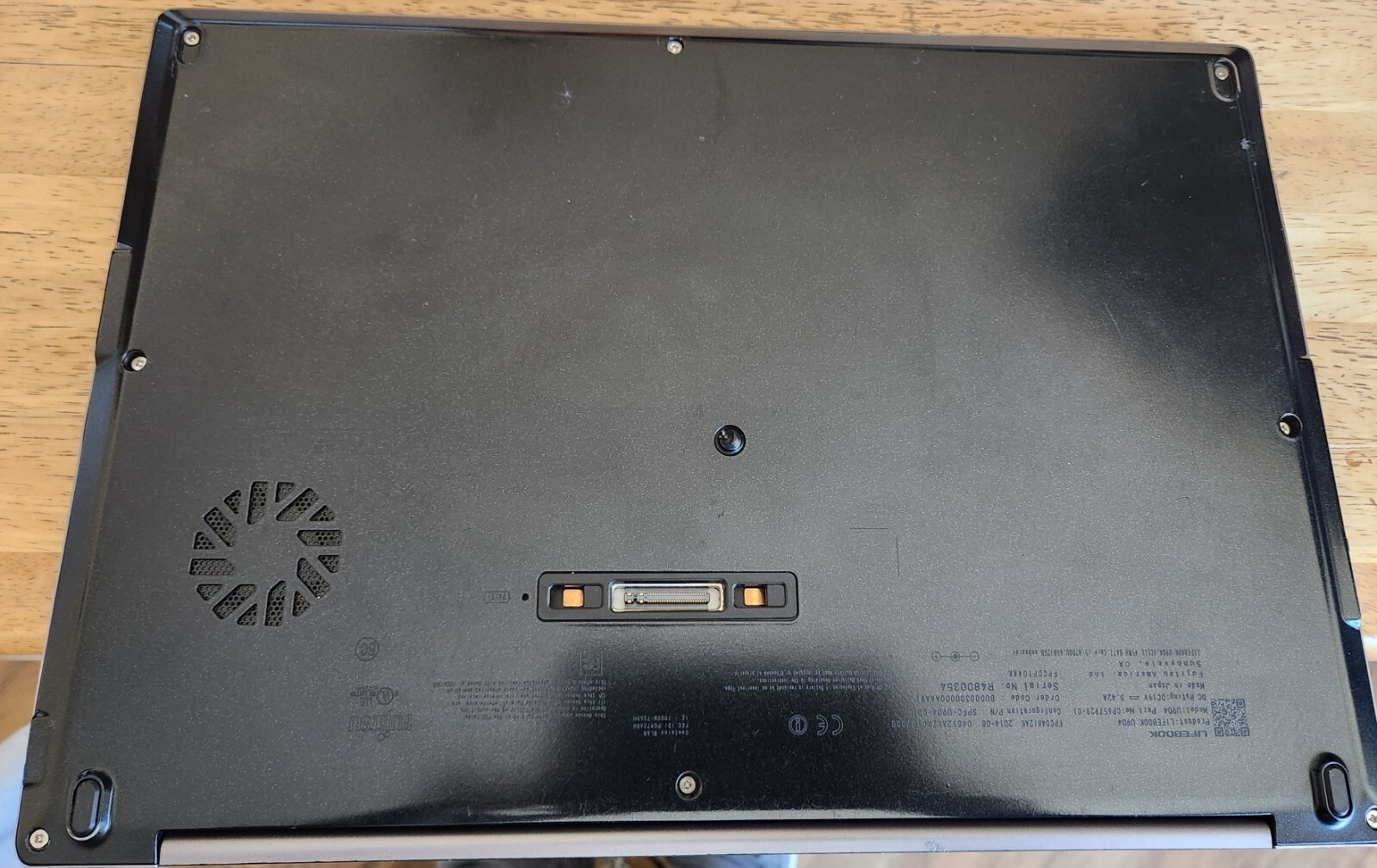Fujitsu LifeBook U904 Ultrabook Intel Core i5-4300u Touchscreen