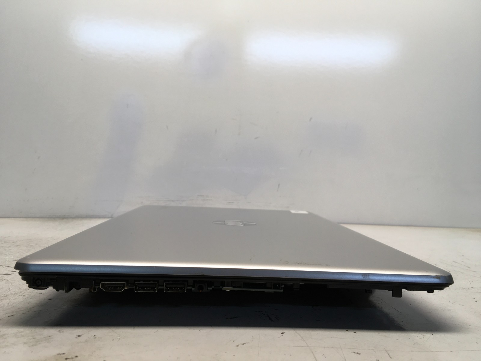 HP 17-CA1 AMD Ryzen 3 3200U 2600MHz 4 GB NO HDD