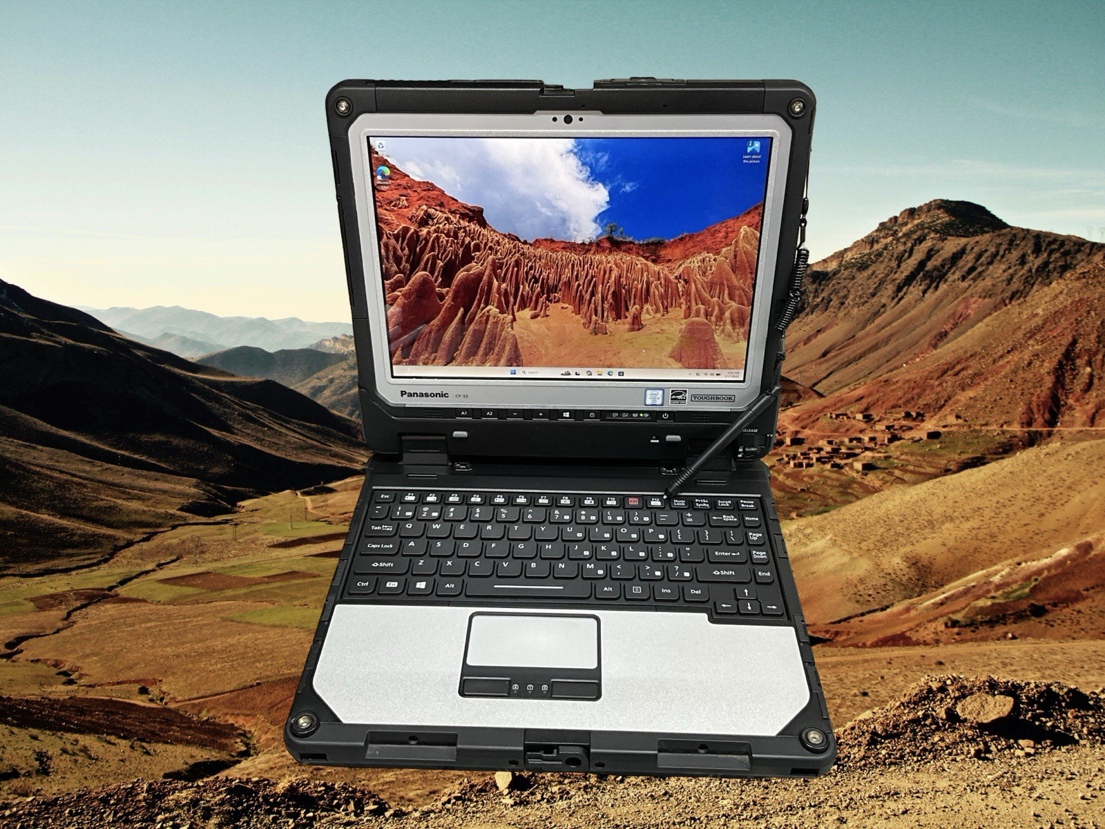 Toughbook Panasonic CF-33 I5-6300U 8GB RAM 256GB SSD Win11P W/CHARGER