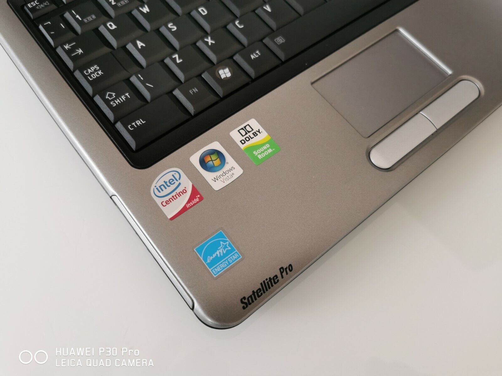 Toshiba Satellite Pro U400 4GB 120GB DVD-RW WebCam Windows 7 Professional