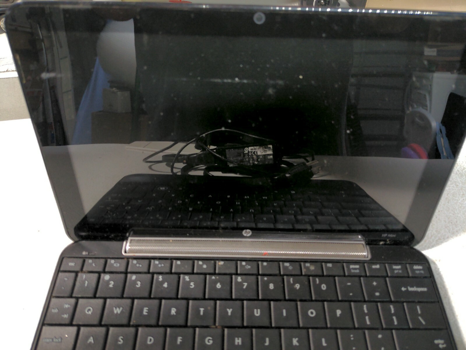 HP Mini ft313ua 1035NR netbook w/ power supply parts/repair