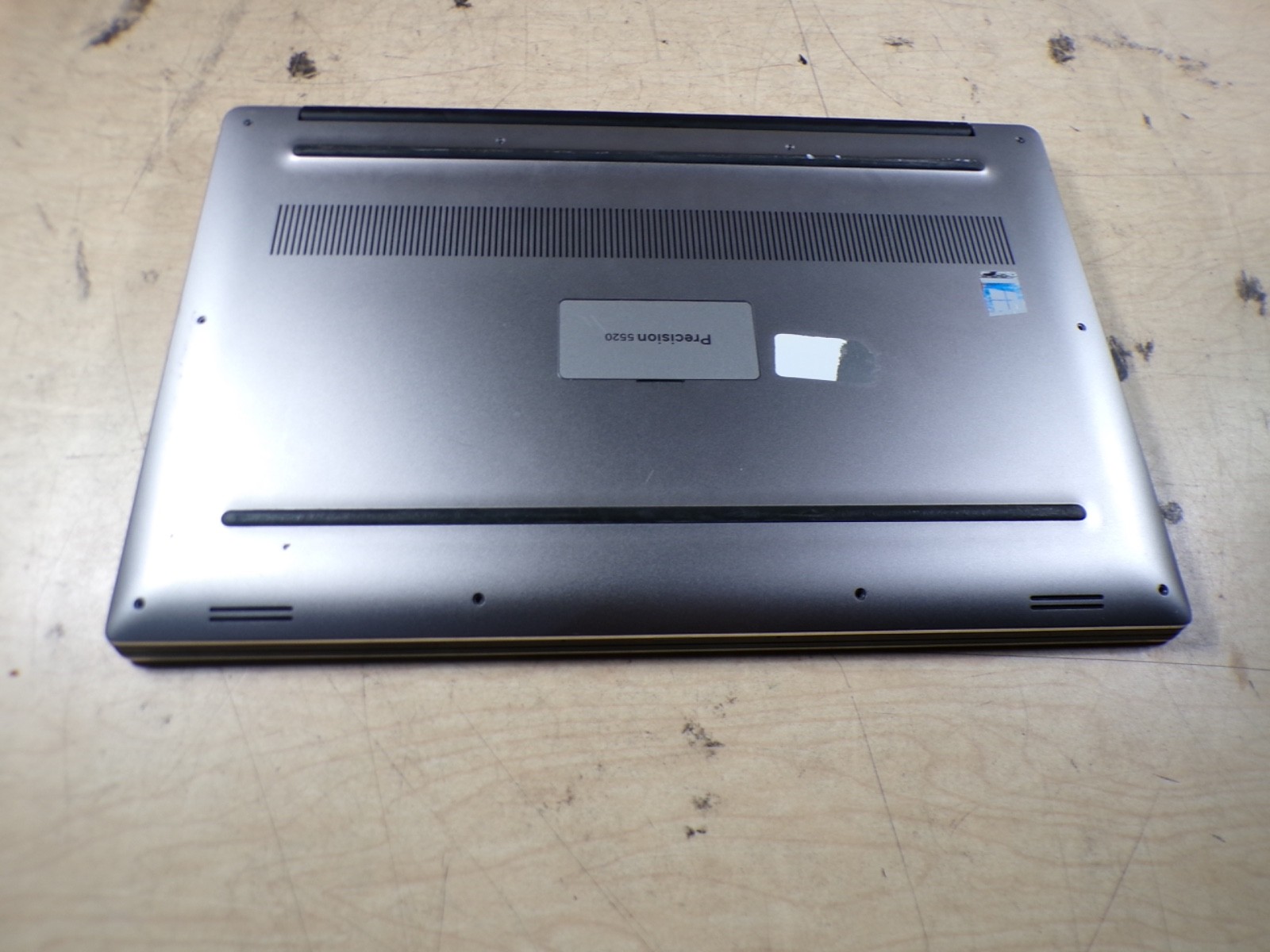 DELL PRECISION 5520 INTEL CORE I7-7820HQ 2.90GHZ 8GB RAM **NO HD/ NO CADDIE