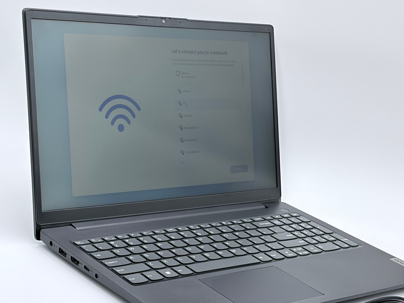 Lenovo V15 G2 IJL Laptop : 32GB RAM; 932 GB harddrive; Win 11 Home