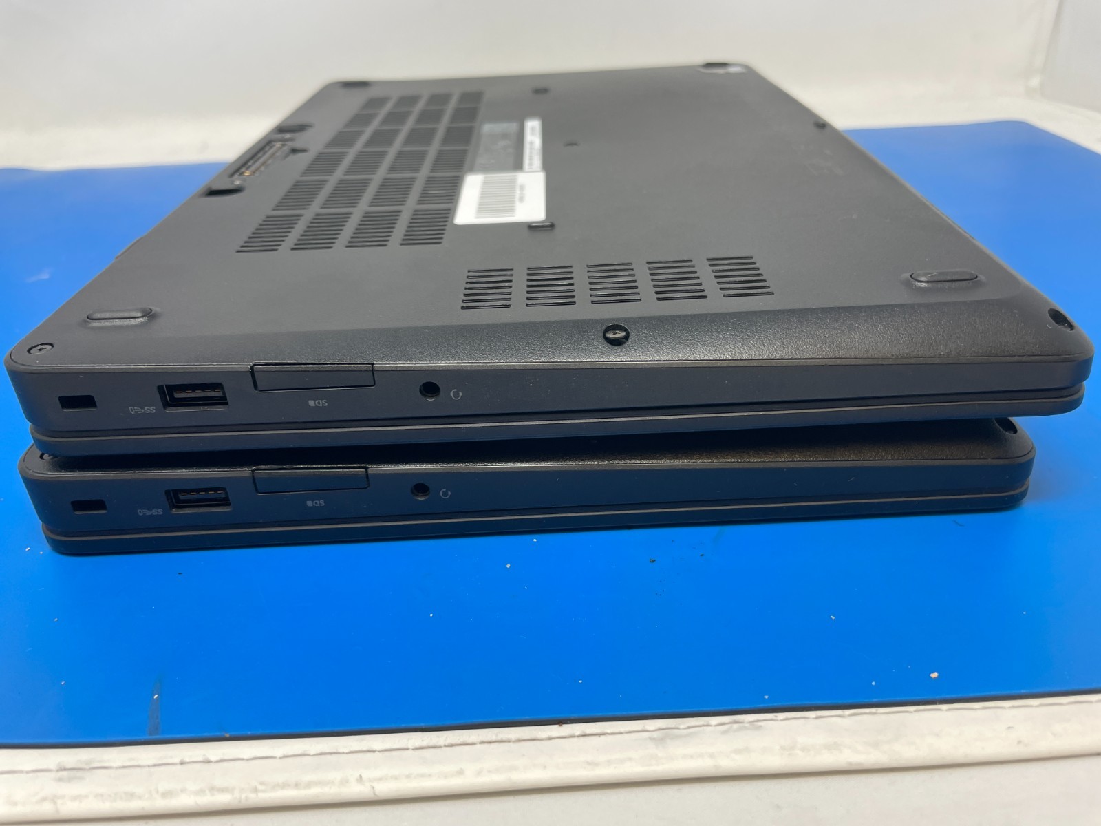 FOR PARTS: Lot of 2 Dell Latitude E5470 14″ i5-6300U@3GHz, varying SSD, 8 GB RAM