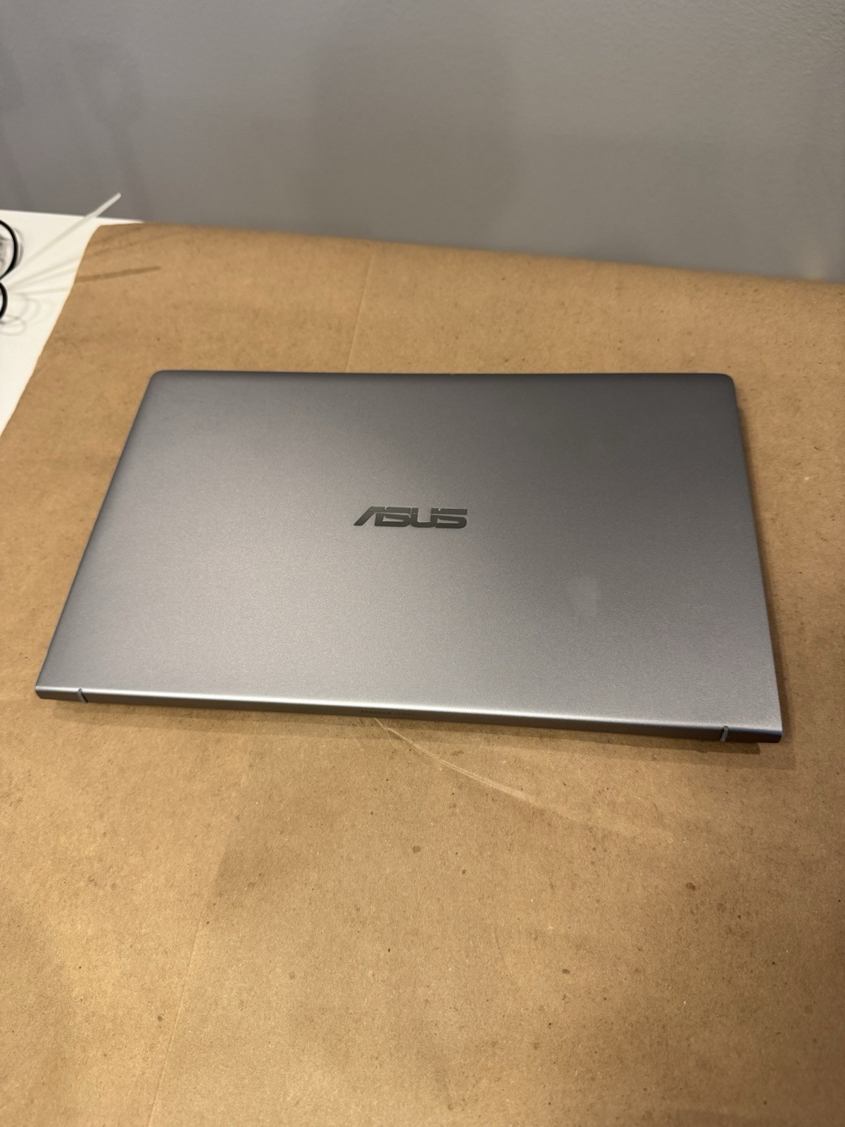 ASUS Zenbook 14 Laptop AMD Ryzen 5, 8GB RAM, GeForce MX 350, 256GB SSD