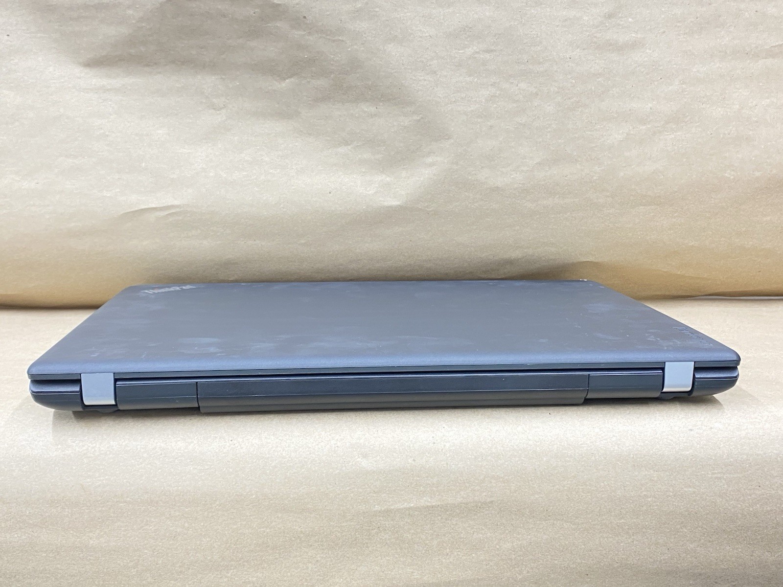 Lenovo E565 – 15.5′ 1366×768 – AMD A6-8500P – 4GB – 128GB SSD – Win 10 Pro