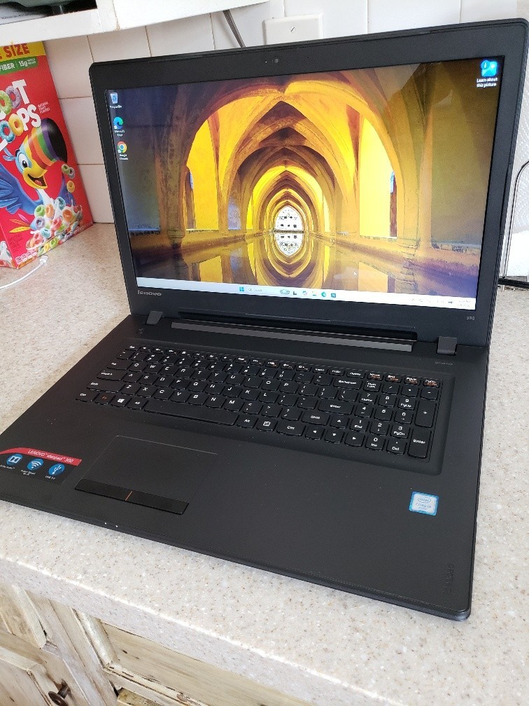 17.3″ LENOVO IDEAPAD 300-17ISK CORE i3-6100U 512GB SSD 8GB RAM WIN 11 LAPTOP