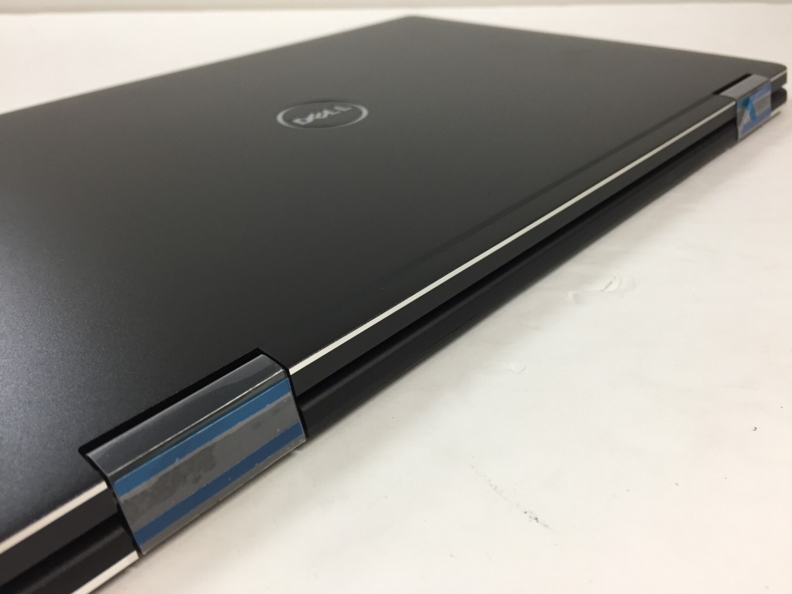 Dell XPS 9365 13.3″ touchscreen Laptop/Intel i7-7y75/8GB Ram/256GB SSD/Win10 BLK