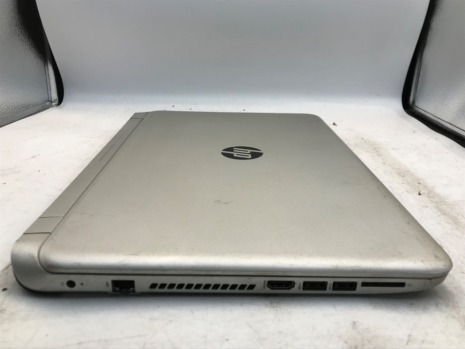 HP Pavilion P066us Intel Core i3-4030U 15″ Laptop-BOOTS/BAD DISPLAY -MZ