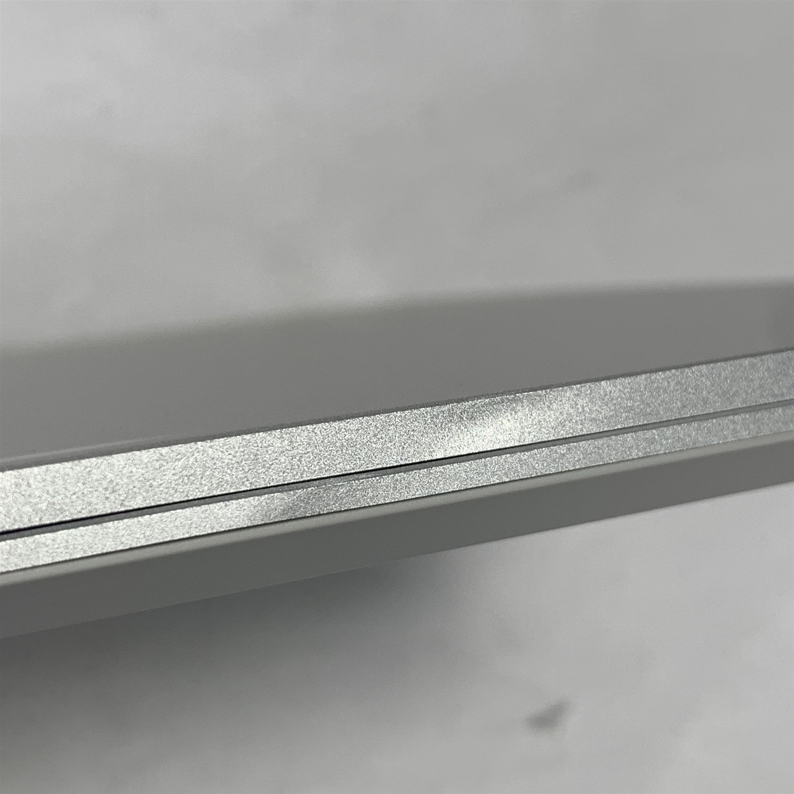 Microsoft Surface Laptop Go 2 12.4″ i5-1135G7 2.4GHz 16GB 256GB NVMe SSD – Win11