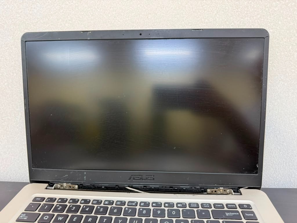 ASUS VivoBook X510UAR 15.6″ i5 8th Gen 0RAM 0SSD UNTESTED Broken Frame Parts