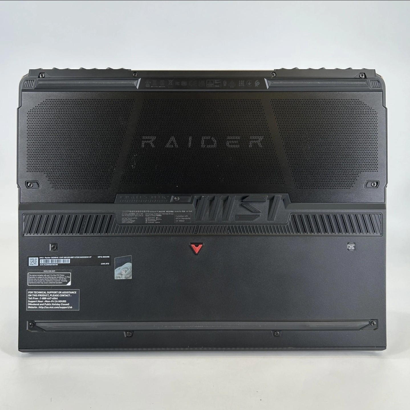 MSI Raider GE68 HX 16 Black QHD+ 2.1 GHz i7-13700HX 16GB 1TB/512GB SSD RTX 4060