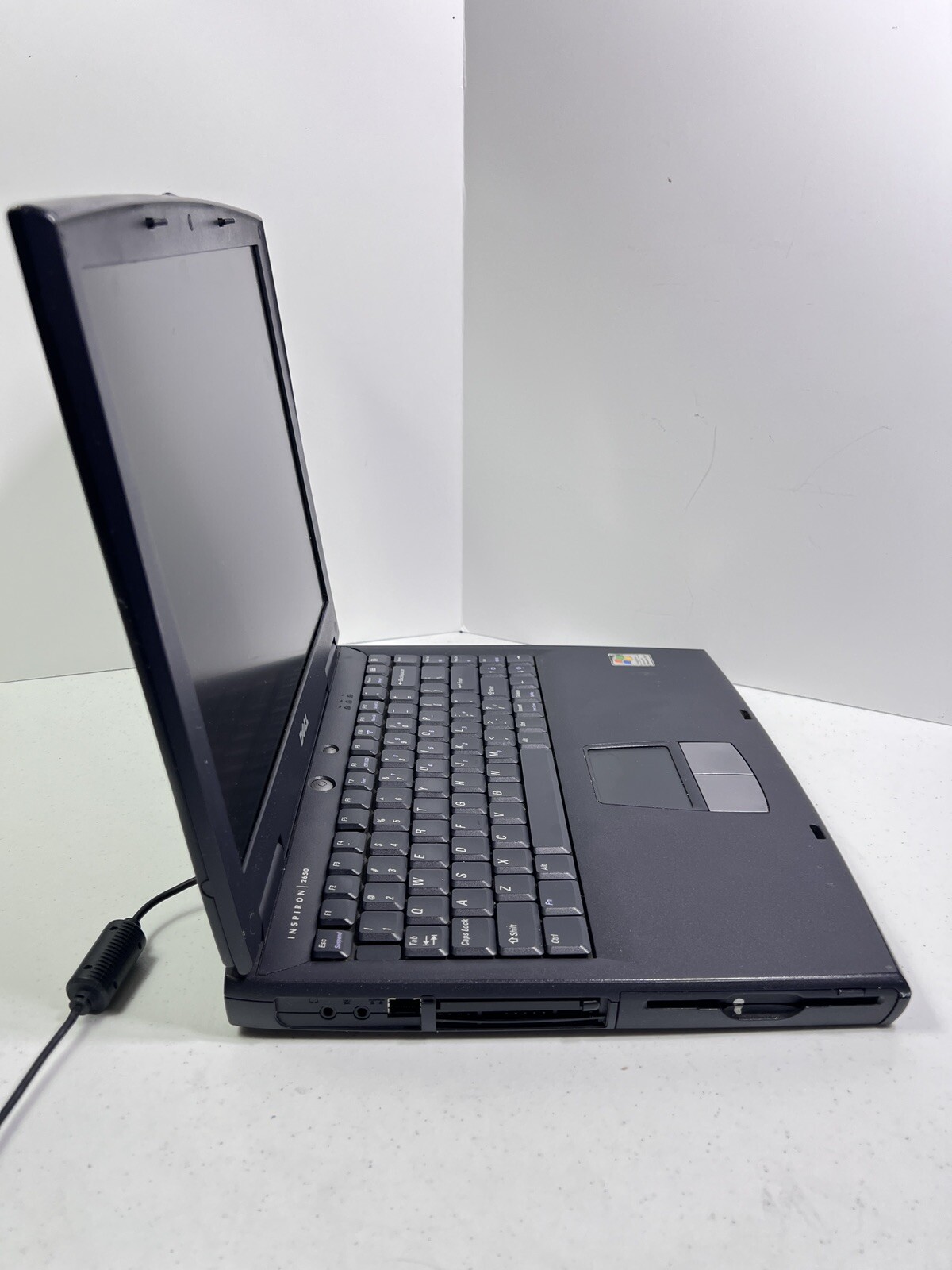 Dell Inspiron 2650 Pentium 4-M 1.8GHz 384MB Ram 30GB HDD 2002 Vintage Laptop