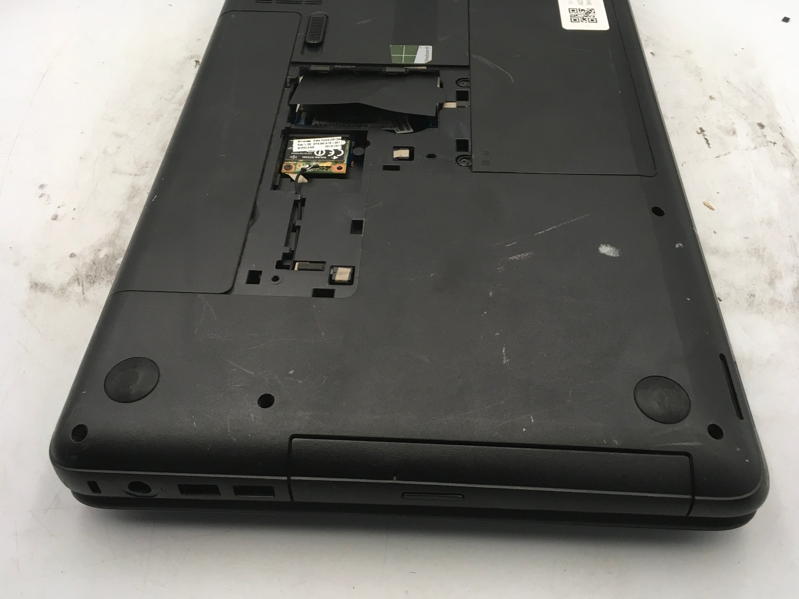 HP 2000 2B59WM – BOOTS TO BIOS – INTEL PENTIUM B960 – 4GB RAM – READ DESC – BB